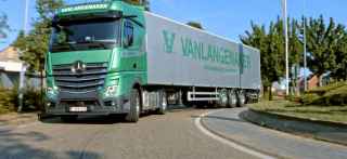 Vanlangenaker NV rijdt nu ook met de New Actros